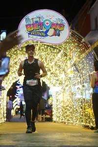 BIB: 5353
                            <button type="button" onclick="openModal(21830519)" class="btn btn-primary btn-sm float-right btn-popup" data-toggle="modal" data-target=".modal-high-quality">
                        <i class="fas fa-shopping-cart"></i> Add to Cart
                    </button>
                                            <button type="button" onclick="isThisMe(21830519, true)" class="btn btn-success btn-sm float-right btn-popup btn-isme hidden" data-toggle="tooltip" data-placement="bottom" title="นี่คือรูปของคุณใช่ไหม คลิกที่นี่เพื่อเอาเข้าอัลบั้ม">
                        <i class="fas fa-plus"></i> Add to album
                    </button>
                    <button type="button" onclick="isThisMe(21830519, false)" class="btn btn-warning btn-sm float-right btn-popup btn-isnotme hidden">
                        <i class="fas fa-ban"></i> Remove from album
                    </button>